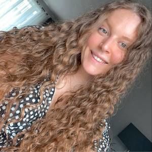 Meet your Posher, Roxanne